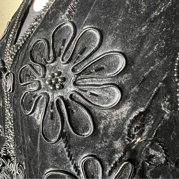 Vintage Rosoft Crushed Black Velvet Embroidered Floral Beaded Vest Size Medium - Picture 5 of 16